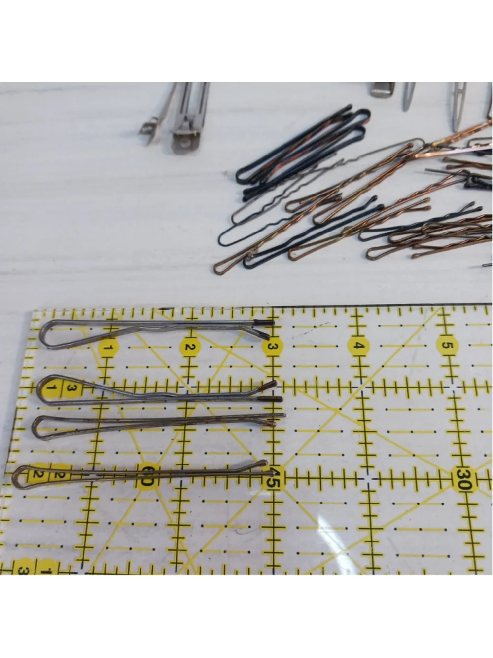 Lot Of Vintage Hair Pins And Bobby Pins Clips As Seen In Photos Beautician Retro